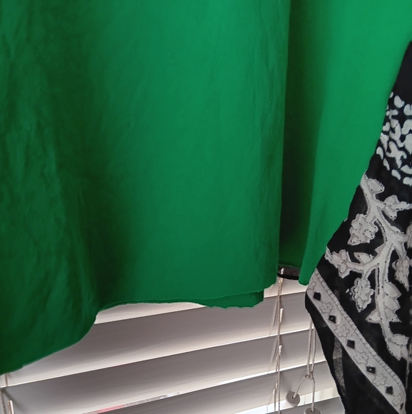 🏀Boston Celtics Graphic Upcycled Tee / Poncho🔥 - Picture 4 of 4